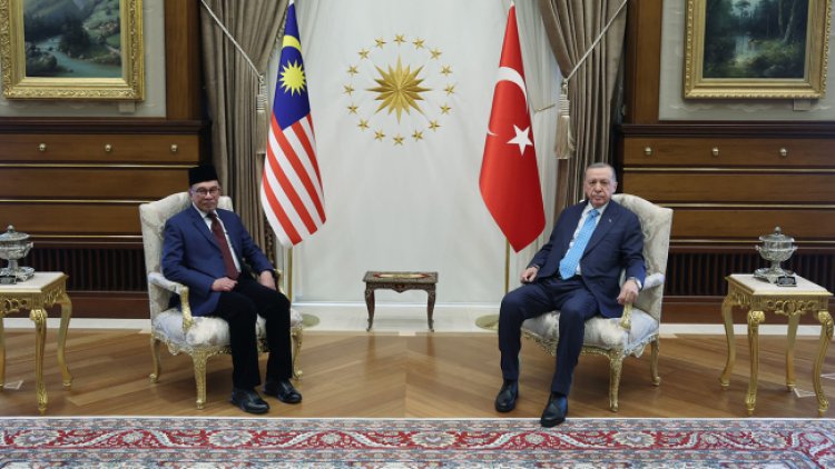 Malezya Başbakanı İbrahim'den Türkiye'ye "geçmiş olsun" ziyareti