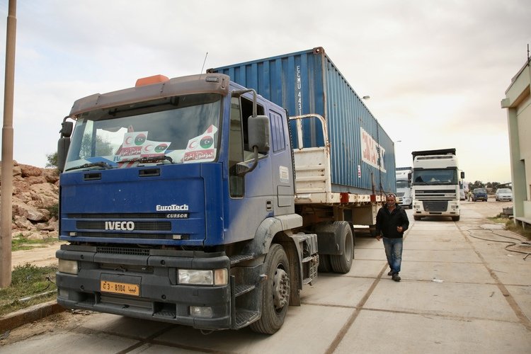 Libya ve Bosna'dan yardım tırları gelmeye devam ediyor