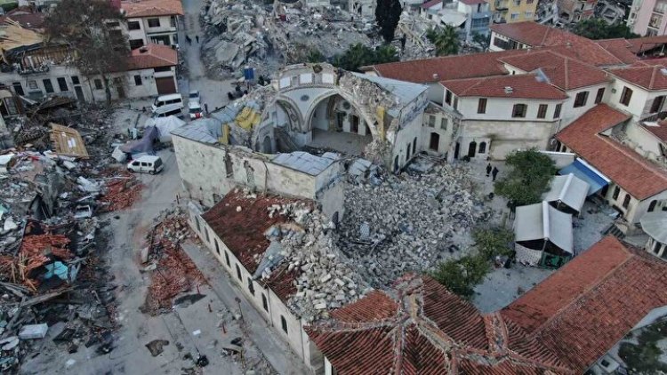 Hatay'da bulunan tarihi Habib-i Neccar Cami tamamen yıkıldı