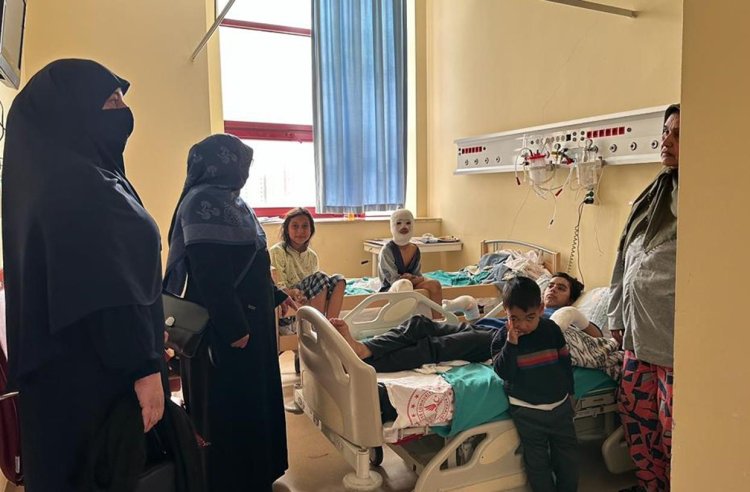 HÜDA PAR Kadın Kollarından depremzedelere ziyaret