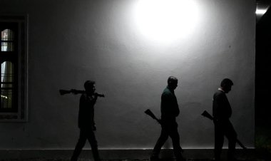 Hindistan, Cammu Keşmir'de direnişe karşı milis güçleri silahlandırıyor