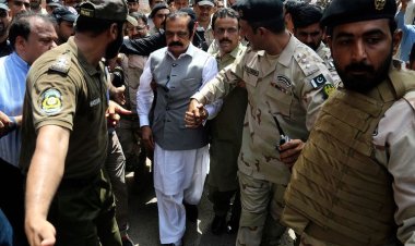 Pakistan'da mahkeme İçişleri Bakanı hakkında tutuklama kararı verdi