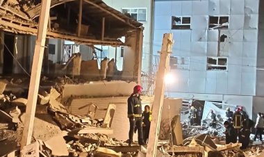 İran'da bir binadaki patlamada 5 kişi öldü