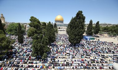 Siyonist çete, Mescid-i Aksa'da cuma namazı için Filistinli erkeklere yaş sınırı getirdi