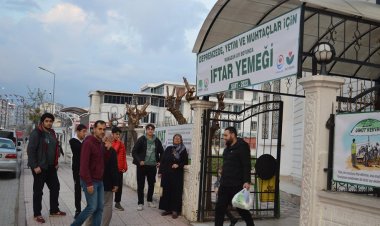 Umut Kervanı'ndan Ramazan ayı boyunca depremzedelere iftar yemeği