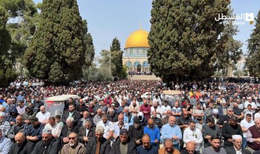 100 bin Müslüman ramazanın ilk cuma namazını Mescid-i Aksa’da kıldı