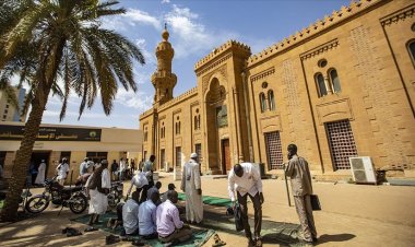 Sudan'ın simgelerinden Hartum Ulu Cami yeniden ibadete açıldı