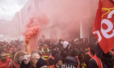 Fransa'da emeklilik reformu karşıtı kitlesel grevler devam ediyor