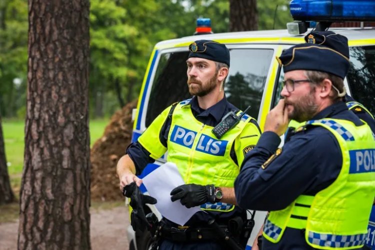İsveç’te ‘alıkonulan’ kızını kaçırdığı iddiasıyla gözaltına alınan Müslüman baba hücresinde ölü bulundu!
