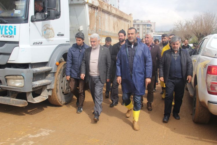 HÜDA PAR Genel Başkanı Zekeriya Yapıcıoğlu, Şanlıurfa'da selzedeleri ziyaret etti