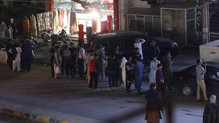 Afganistan'da şiddetli deprem: Ölü ve yaralılar var!