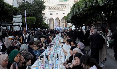 Cezayirliler 4 yıl aradan sonra toplu iftarlarda buluşuyor
