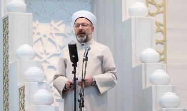 Erbaş: İnsanlık Peygamberimizin örnekliğinde huzura kavuşacaktır