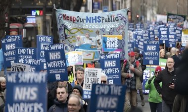 İngiltere grevlerle sarsılıyor: On binlerce pratisyen hekim bu yıl içinde ikinci kez greve gitti