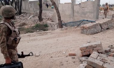 Pakistan'da askerler ve militanlar arasında çatışma: 10 ölü