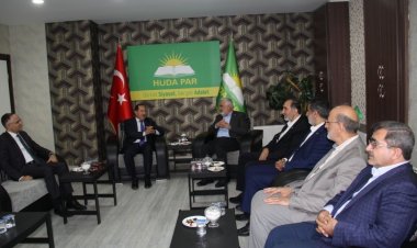 KDP'li heyet Mevlid-î Nebi etkinliğine katılmak üzere Diyarbakır'da