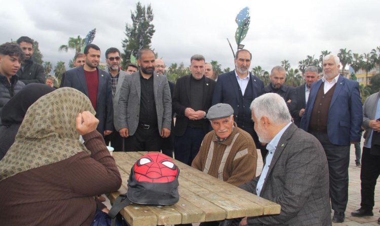 HÜDA PAR Genel Başkanı Yapıcıoğlu, İskenderun'da depremzedelerin sorunlarını dinledi