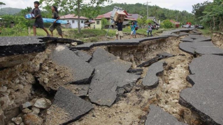 Papua Yeni Gine'de 7,2 büyüklüğünde deprem