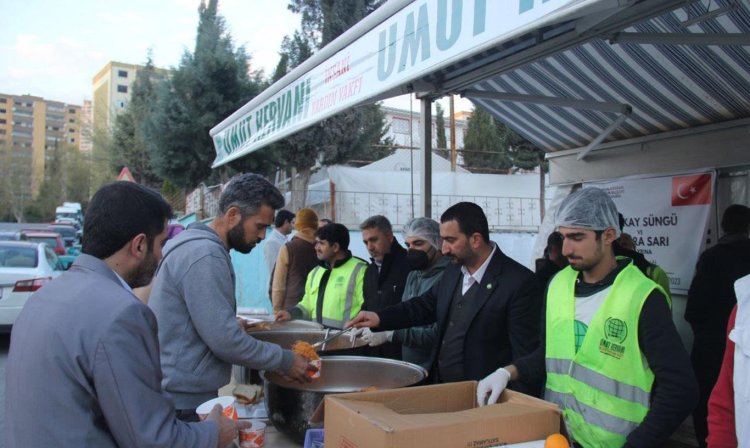 HÜDA PAR depremzedelere destek olmaya devam ediyor: Yaralar sarılana kadar sahada olacağız