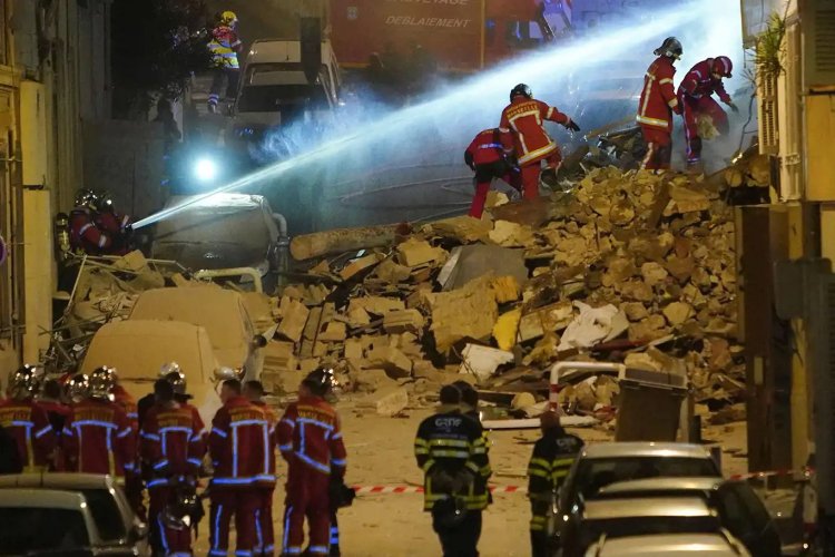 Fransa'da çöken binada 6 kişi öldü iki kişi kayıp