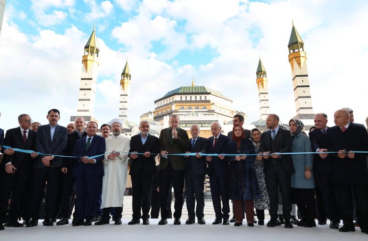 Selahaddin Eyyubi Camii ibadete açıldı