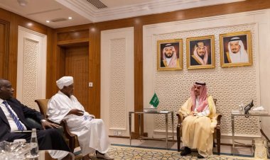 Sudan'da çatışan taraflar Suudi Arabistan'da bir araya geldi