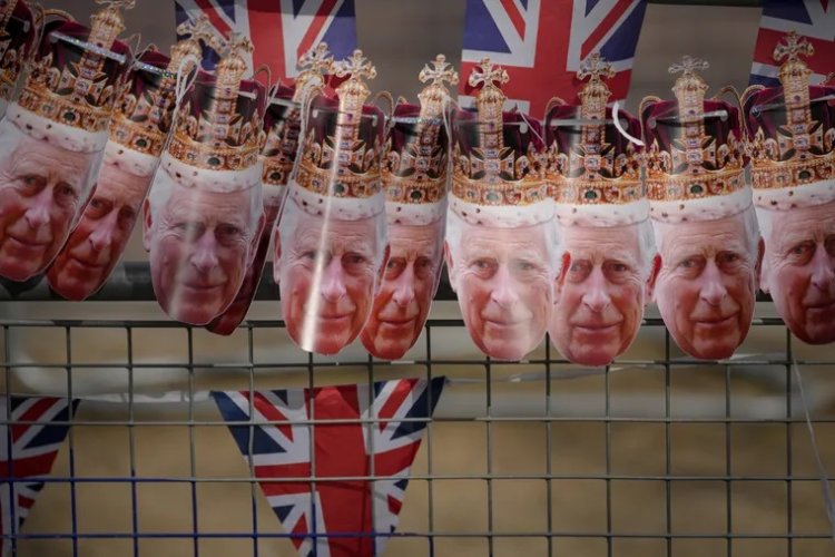 İngiltere'de 315 milyon dolarlık taç giyme töreni ve Kraliyetin sömürgeci tarihi tartışılıyor