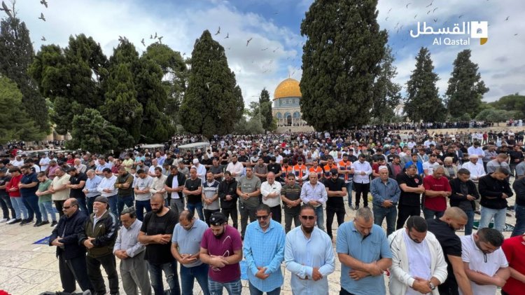 35 bin kişi Cuma namazını Mescid-i Aksa’da kıldı