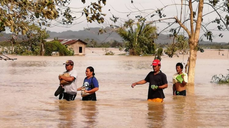 Filipinler’de Mawar Tayfunu nedeniyle binlerce kişi tahliye edildi