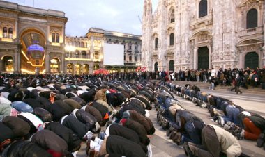 İtalya'da Müslümanların ibadet ettiği yerleri kısıtlamaya dair yasa teklifi tartışılıyor