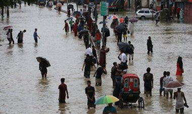 Hindistan'ın Assam eyaletindeki seller on binlerce kişiyi etkiledi