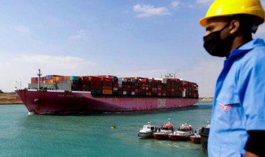 Süveyş Kanalı'nın yıllık geliri 9,4 milyar dolara ulaştı