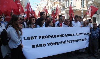 "Özgürlükler ve haklar maskesiyle, cinsiyetsizliği savunmanıza müsaade etmiyoruz"