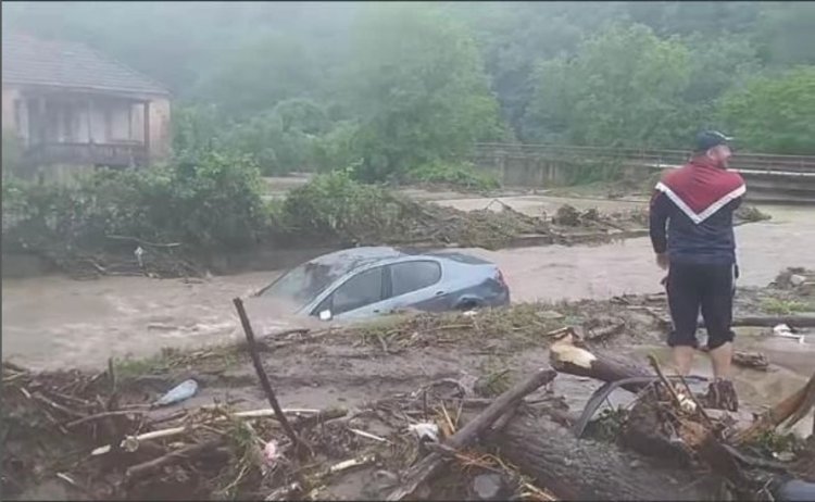 Sırbistan'ı sel vurdu
