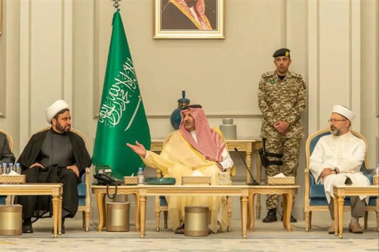 Diyanet İşleri Başkanı Erbaş, Medine Emiri Faysal bin Selman ile bir araya geldi