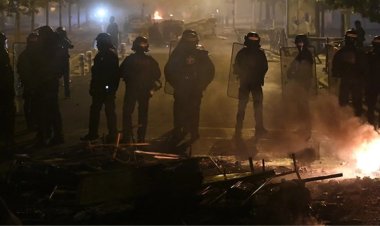 Fransa'da polis şiddetine karşı düzenlenmesi planlanan iki gösteri yasaklandı