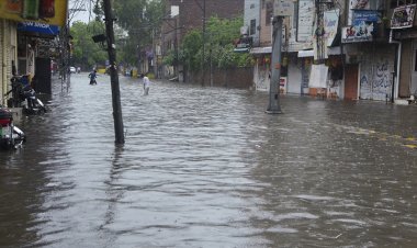 Pakistan'da muson yağmurları nedeniyle 13 kişi öldü