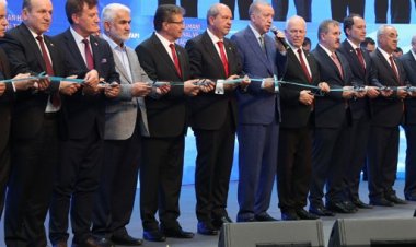 Yapıcıoğlu, Ercan Havalimanı yeni terminal binası açılışına katıldı