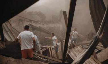 Ukrayna: Rus saldırıları sonucu çıkan yangında, 100 ton bezelye ve 20 ton arpa imha oldu