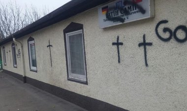 Avrupa'da artan İslamofobi ırk ve din temelli uçurumu derinleştiriyor