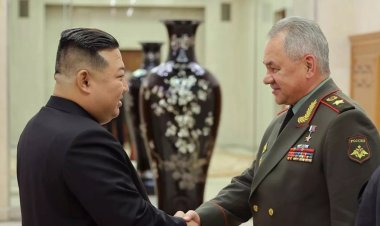 Rusya Savunma Bakanı Şoygu, Kuzey Kore lideri Kim ile bir araya geldi