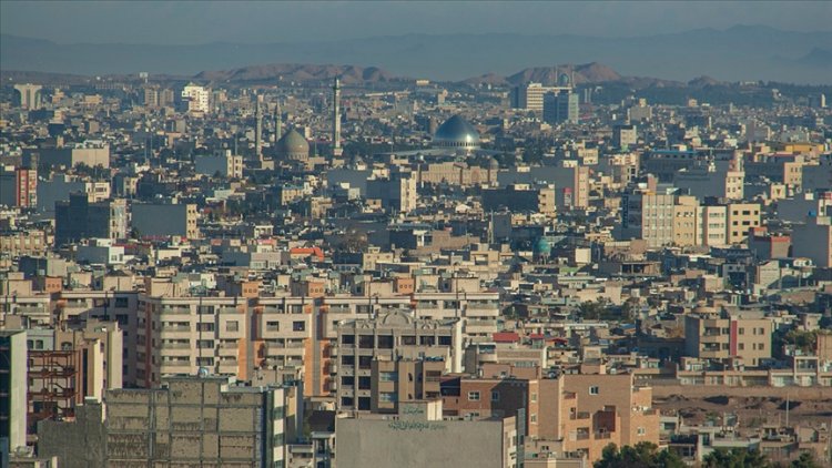 İran'da sıcaklık 50 dereceyi aştı