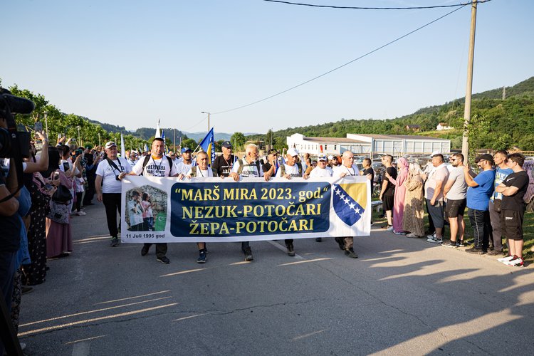 Srebrenitsa'daki ölüm yolunda "Barış Yürüyüşü" sona erdi