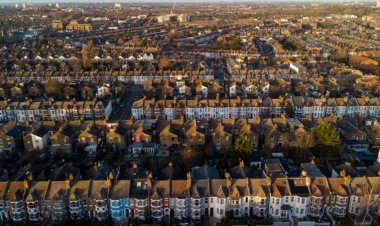 İngiltere konut fiyatlarında 14 yılın en sert düşüşü yaşandı