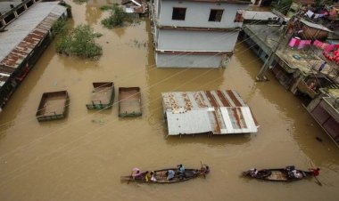 Bangladeş'te sel ve toprak kaymaları nedeniyle yüz binlerce kişi mahsur kaldı