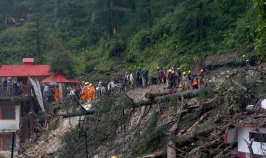 Hindistan'da sel ve toprak kaymalarında en az 72 kişi öldü