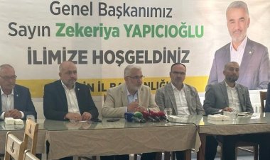Yapıcıoğlu: Anayasanın değişmesi için partilerin kırmızı çizgilerini bir kenara bırakmaları gerekir