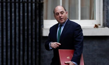 İngiltere Savunma Bakanı Wallace istifa etti