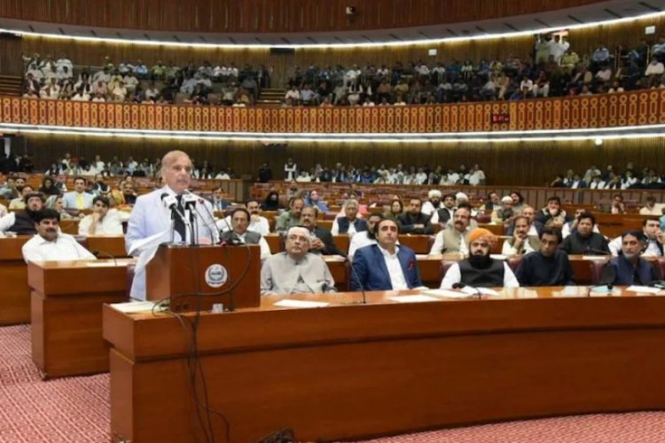 Pakistan'da Ulusal Meclisin yarın feshedilmesi bekleniyor