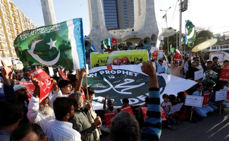 Pakistan, Hz. Muhammed'in ailesine ve sahabelere saygısızlığa cezaları ağırlaştırıyor